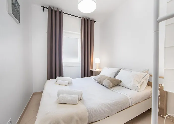 Caparica By Host-point Apartman